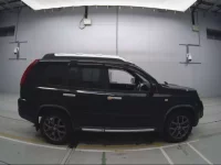 Nissan X-TRAIL лот № 30641 оценка 3.5  с аукциона в Японии 2
