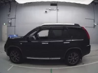 Nissan X-TRAIL лот № 30641 оценка 3.5  с аукциона в Японии 3