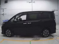 Toyota VOXY лот № 30645 оценка RA  с аукциона в Японии 3