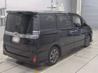 Toyota VOXY лот № 30645 оценка RA  с аукциона в Японии 1