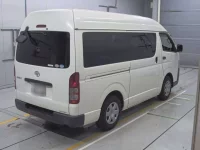 Toyota HIACE VAN лот № 40129 оценка R  с аукциона в Японии 1