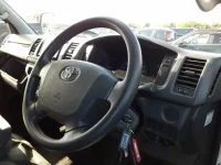 Toyota HIACE VAN лот № 40129 оценка R  с аукциона в Японии 6