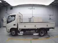 Toyota DYNA лот № 40140 оценка 4  с аукциона в Японии 3