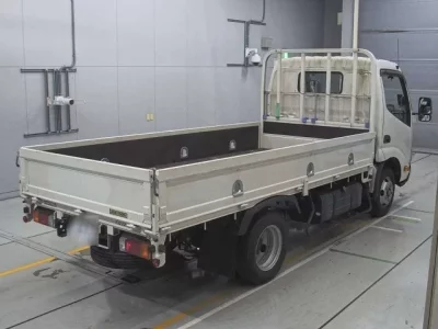 Toyota DYNA  с аукциона в Японии