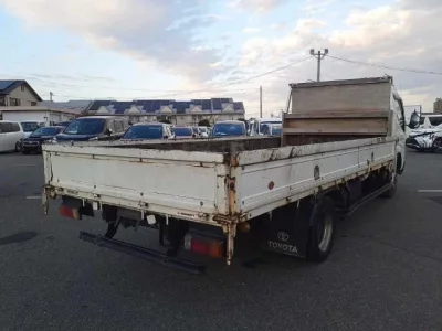 Toyota DYNA  с аукциона в Японии