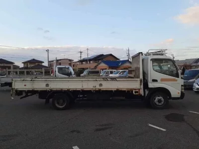 Toyota DYNA  с аукциона в Японии