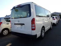 Toyota HIACE VAN лот № 221 оценка 3.5  с аукциона в Японии 1
