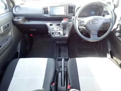 Toyota PIXIS EPOCH  с аукциона в Японии