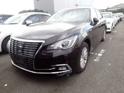 Toyota CROWN  с аукциона в Японии