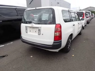 Toyota SUCCEED  с аукциона в Японии