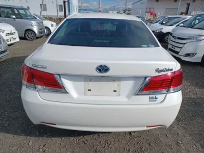 Toyota CROWN  с аукциона в Японии