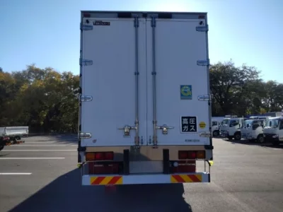 Nissan QUON  с аукциона в Японии