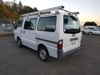 Mazda BONGO VAN лот № 21832 оценка 3.5  с аукциона в Японии 4