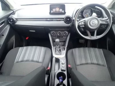 Mazda MAZDA2  с аукциона в Японии