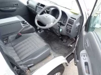 Mazda BONGO VAN лот № 50 оценка 3.5  с аукциона в Японии 4