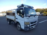 Mitsubishi CANTER лот № 16771 оценка 3  с аукциона в Японии 1