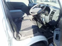 Mazda BONGO лот № 1050 оценка 4  с аукциона в Японии 7