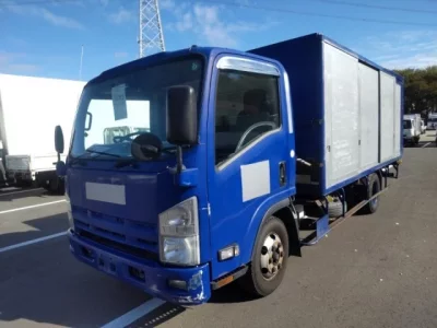 Isuzu ELF  с аукциона в Японии
