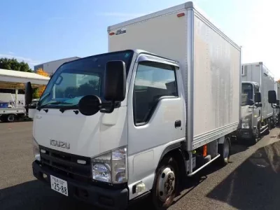 Isuzu ELF  с аукциона в Японии