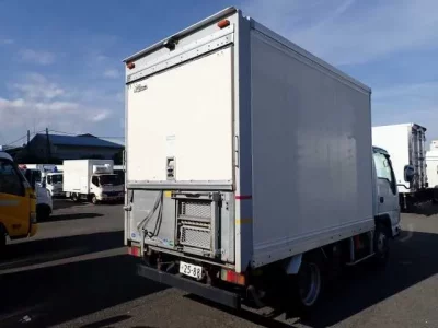 Isuzu ELF  с аукциона в Японии