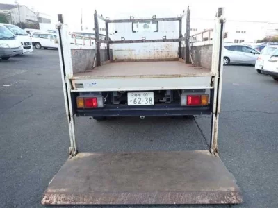 Isuzu ELF  с аукциона в Японии