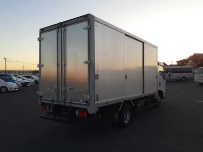 Isuzu ELF  с аукциона в Японии