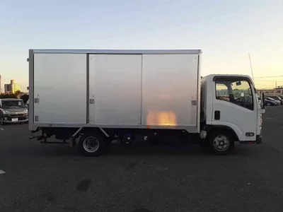 Isuzu ELF  с аукциона в Японии