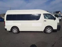 Toyota HIACE лот № 70013 оценка RA  с аукциона в Японии 2