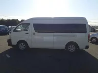 Toyota HIACE лот № 70013 оценка RA  с аукциона в Японии 3