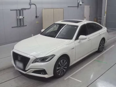 Toyota CROWN  с аукциона в Японии