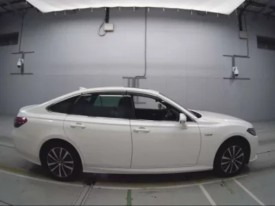 Toyota CROWN  с аукциона в Японии