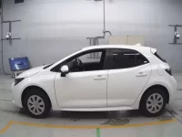 Toyota COROLLA SPORT лот № 20280 оценка 4  с аукциона в Японии 3