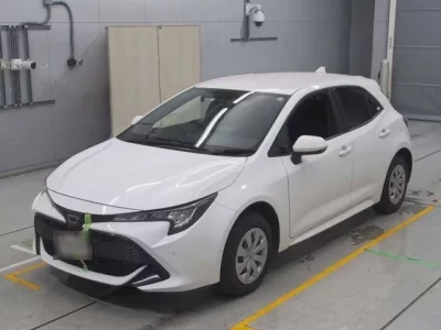 Toyota COROLLA SPORT  с аукциона в Японии