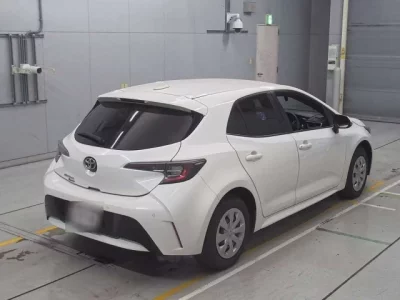 Toyota COROLLA SPORT  с аукциона в Японии