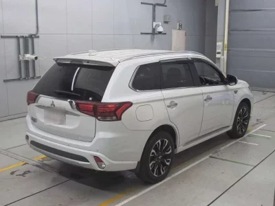 Mitsubishi OUTLANDER PHEV