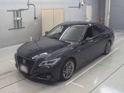 Toyota CROWN  с аукциона в Японии