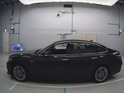 Toyota CROWN  с аукциона в Японии