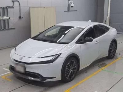 Toyota PRIUS  с аукциона в Японии