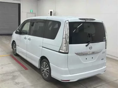 Nissan SERENA  с аукциона в Японии