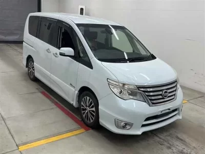 Nissan SERENA  с аукциона в Японии