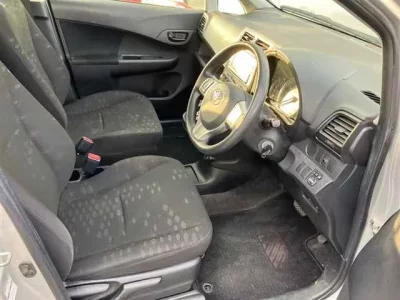 Toyota RACTIS  с аукциона в Японии