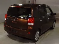 Toyota PORTE лот № 7015 оценка RA  с аукциона в Японии 1