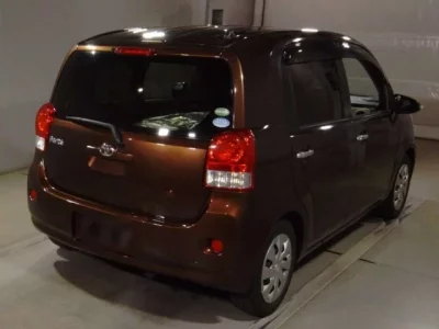 Toyota PORTE  с аукциона в Японии
