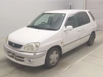 Toyota RAUM  с аукциона в Японии