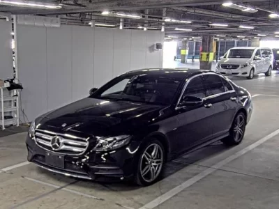 Mercedes-Benz E CLASS  с аукциона в Японии