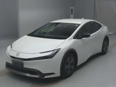 Toyota PRIUS  с аукциона в Японии