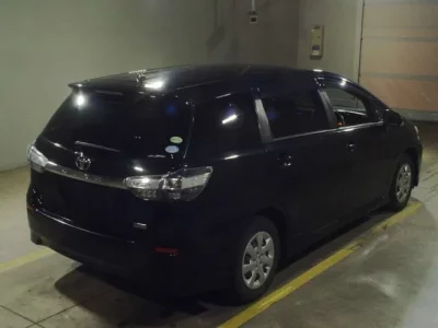 Toyota WISH  с аукциона в Японии