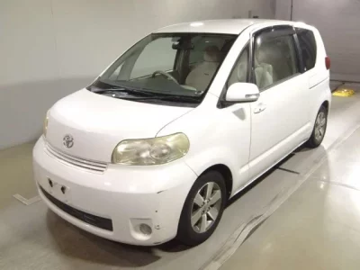 Toyota PORTE  с аукциона в Японии