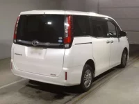 Toyota ESQUIRE лот № 32 оценка 3.5  с аукциона в Японии 1