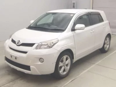 Toyota IST  с аукциона в Японии